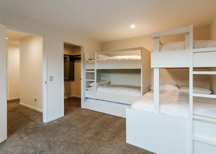 Holiday home The Clearview House - Views - Sleeps 9 *