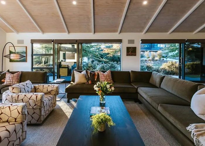 The Clearview House - Views - Sleeps 9 *